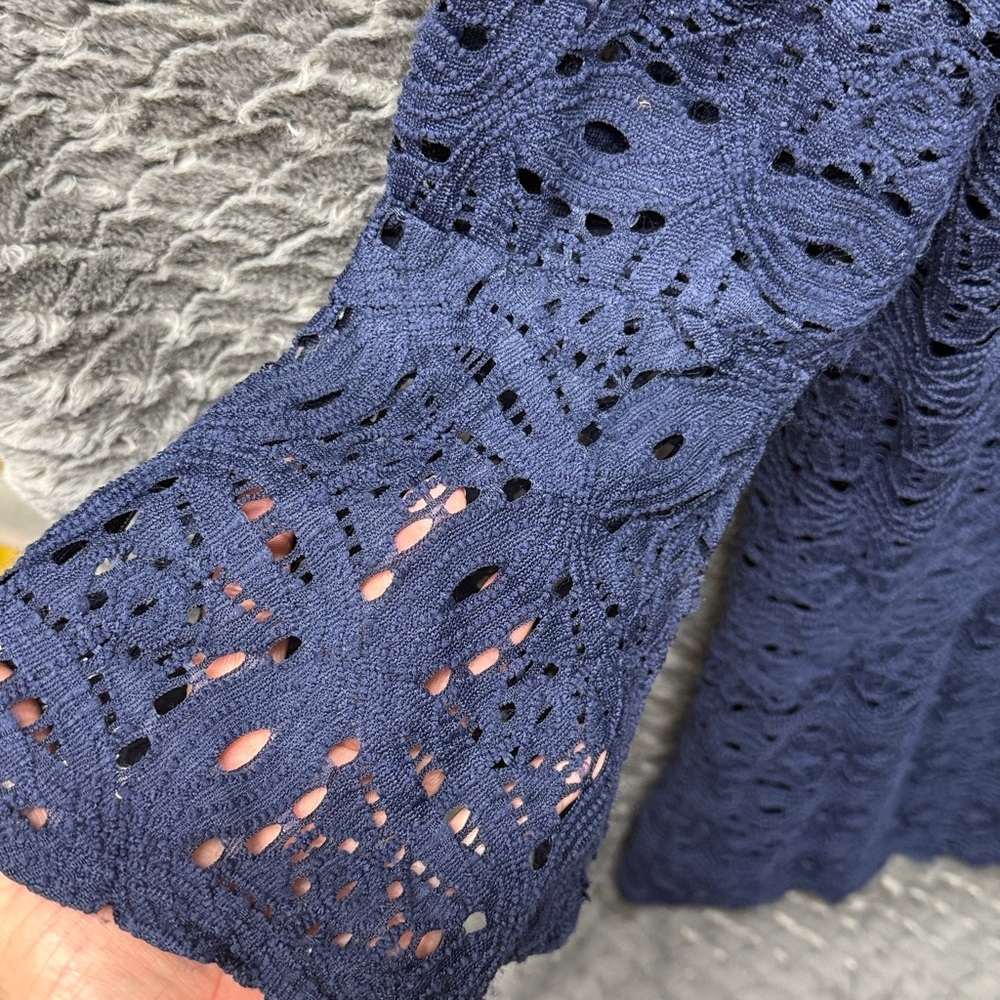 RONNI NICOLE Navy Lace Sheath Dress 3/4 Sheer Bell Sleeves Gold Zip Back Petite - Picture 5 of 12